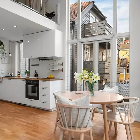Modern And Airy In Center Μπέργκεν