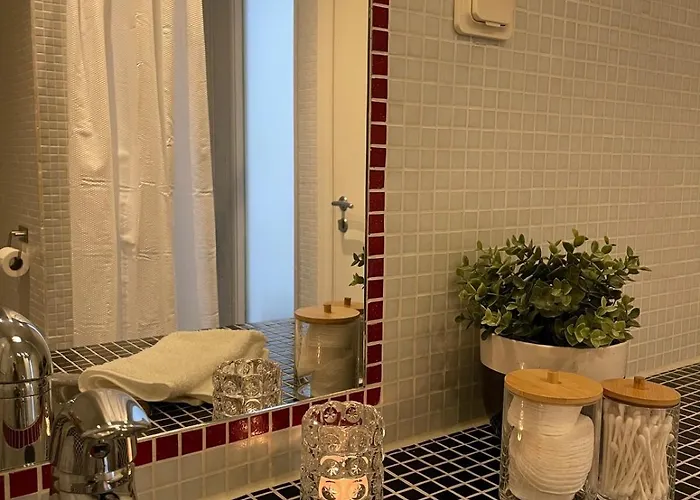 Modern And Airy In Center Apartment